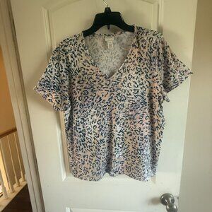 Chico's Weekends v neck tee Size 3